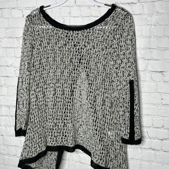 Camille & Co Size S/M Gray Black Lightweight Knit 3/4 Sleeve Split Back Sweater - Picture 5 of 7